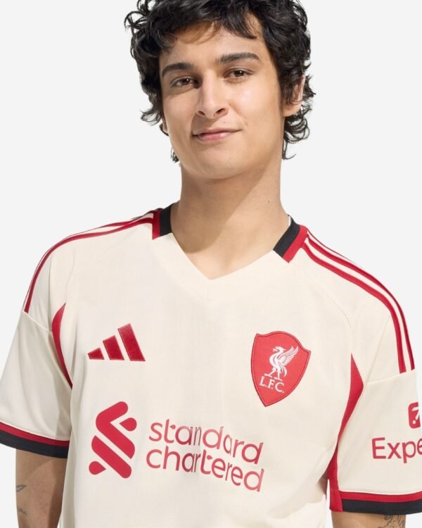 Liverpool away 25 26 c