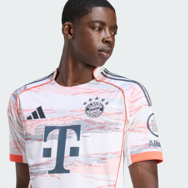 BAYERN MÜNCHEN AWAY 25 26 D