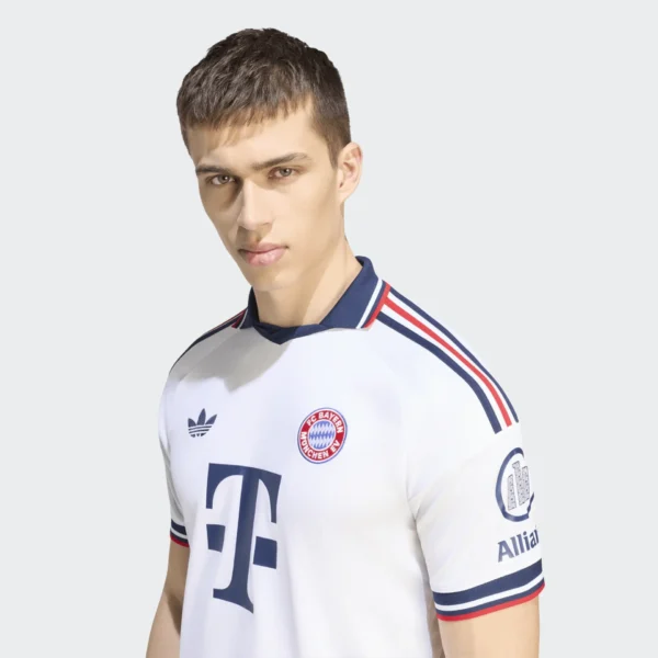 BAYERN MÜNCHEN AWAY 26 27 C